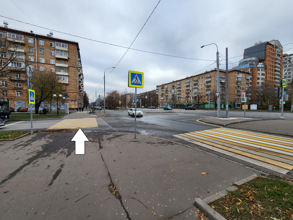 How to reach our translation agency and legal services office if walking from Frunzenskaya subway station
